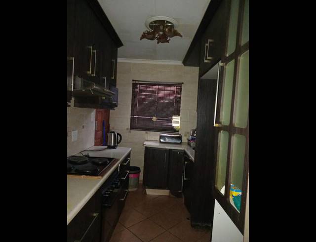 3 BEDROOM HOUSE FOR SALE IN THE ORCHARDS